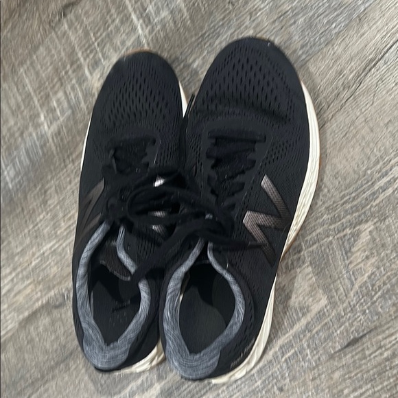 New Balance Black and Gray Athletic Sneakers with Breathable Mesh - Picture 5 of 6